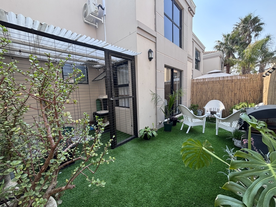To Let 2 Bedroom Property for Rent in Parklands Western Cape